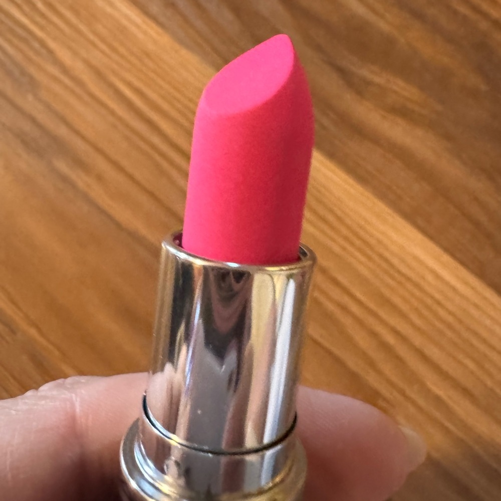 MAC Matte Lipstick in Candy Yum Yum Pink - Picture 3 of 3
